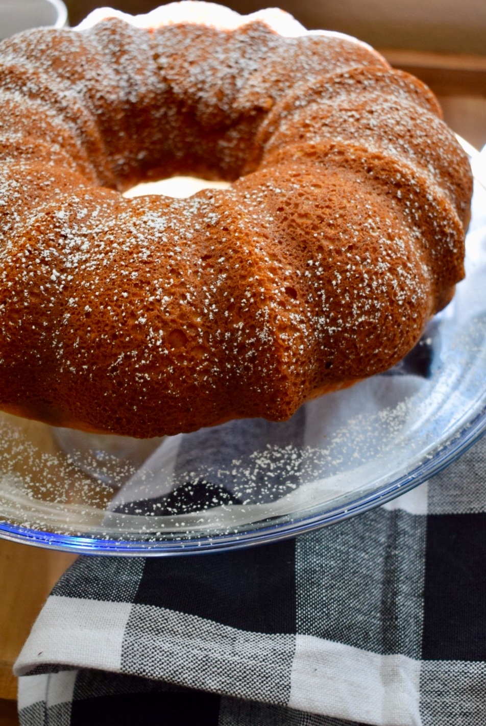 Quick and Easy Pumpkin Cake | The Gingham Apron