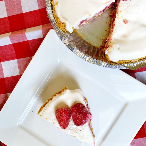 whipped strawberry pie